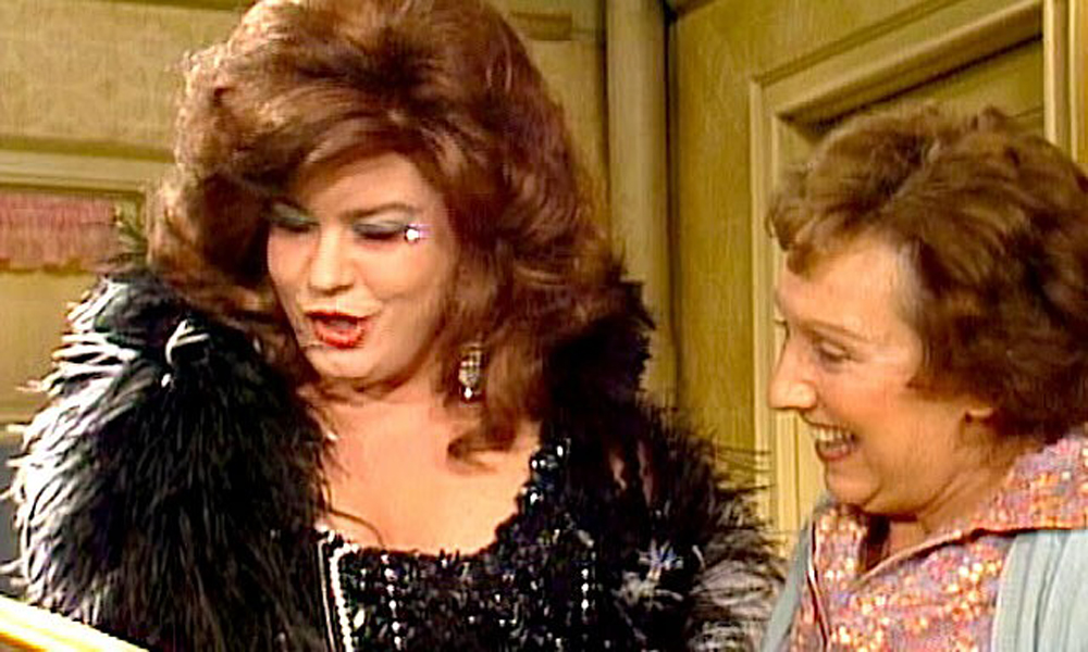 FLASHBACK: Beverly LaSalle Is Murdered On All In The Family (December 25, 1977)